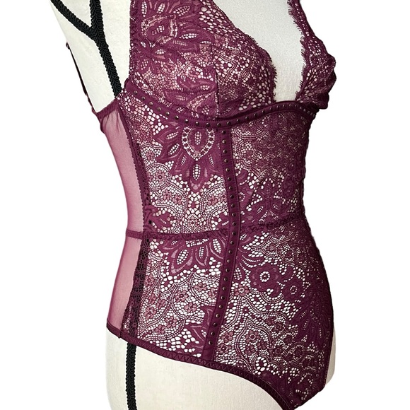 Victorias Secret Lace Bodysuit Deep V Neck romantic Mesh Top Sleeveless Lingerie - Picture 4 of 11